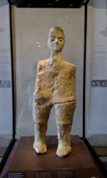 Ain Ghazal plastered statue in Musée du Louvre